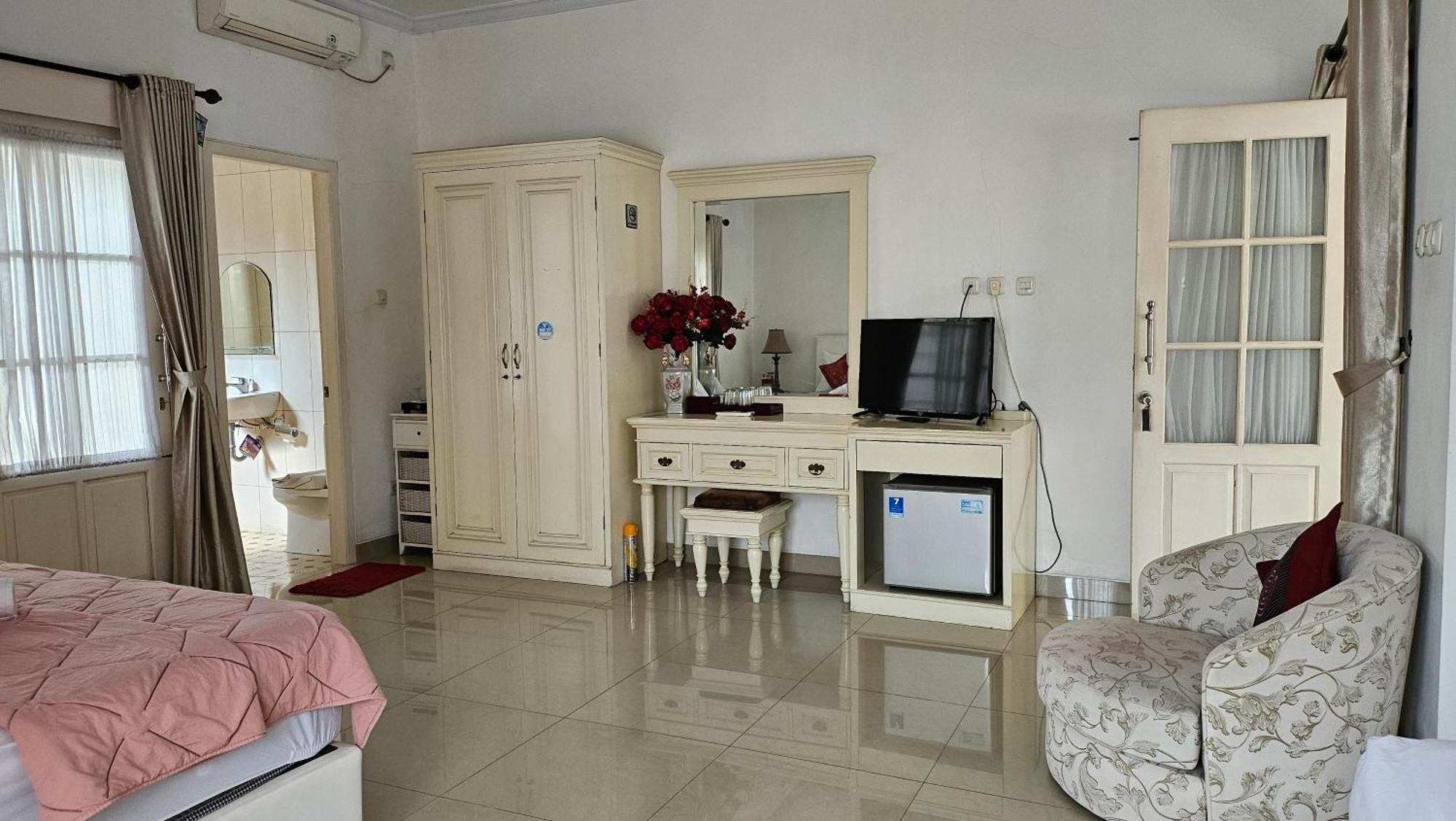 Готель Surokarsan 9 House Джок'якарта Екстер'єр фото