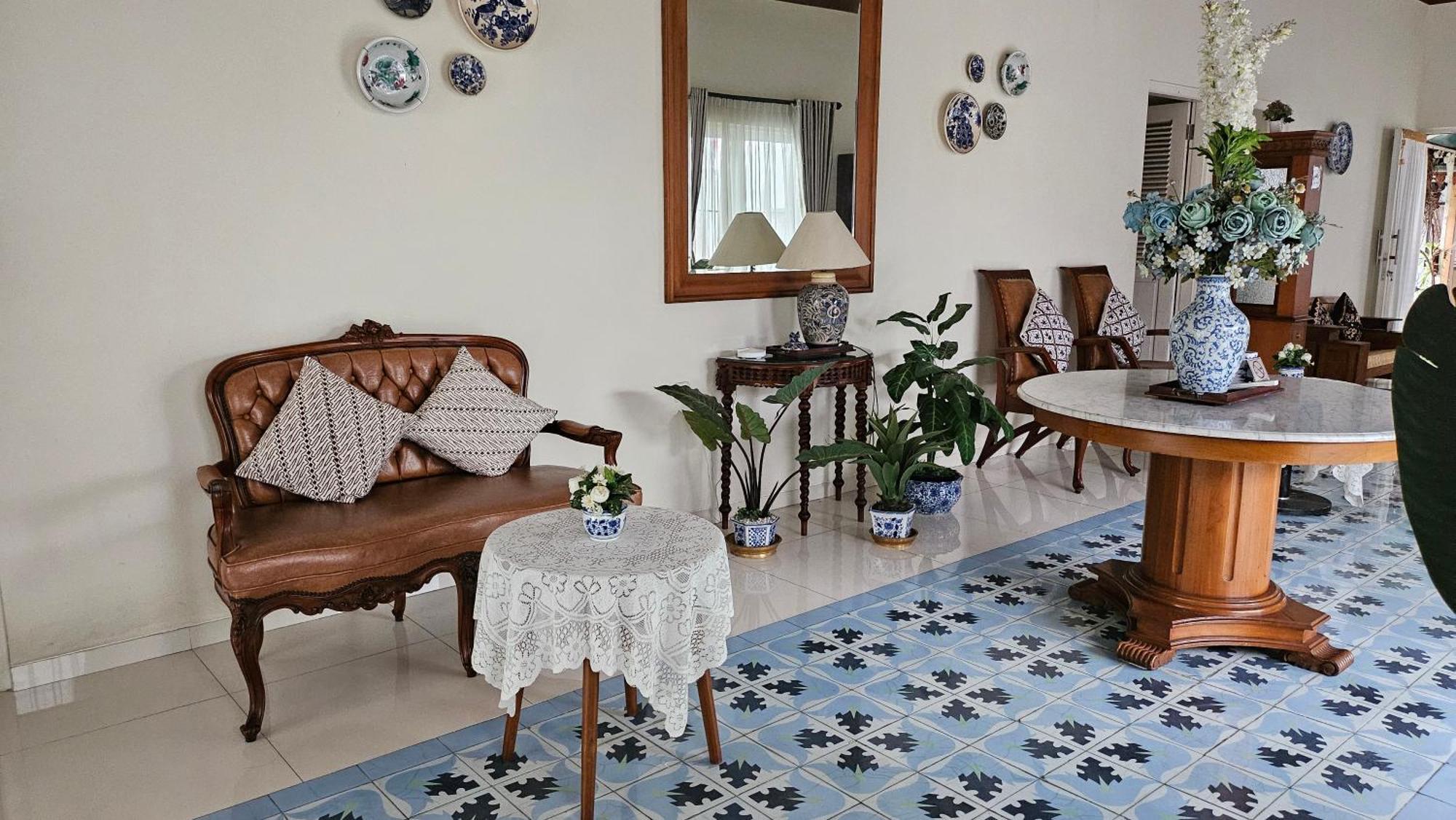 Готель Surokarsan 9 House Джок'якарта Екстер'єр фото